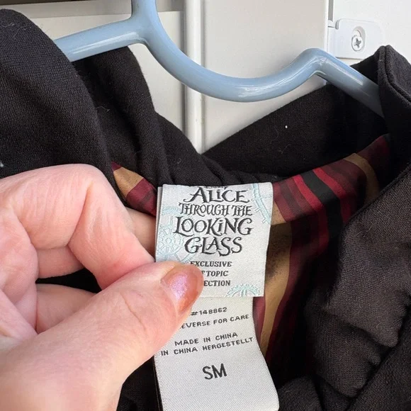 Hot Topic Alice Through The Looking Glass trench coat, no flaws, worn once - Picture 8 of 10